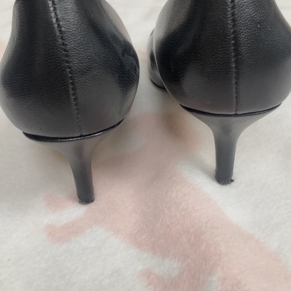 Nine West Pump, black, lamb skin, US6 - Picture 5 of 7
